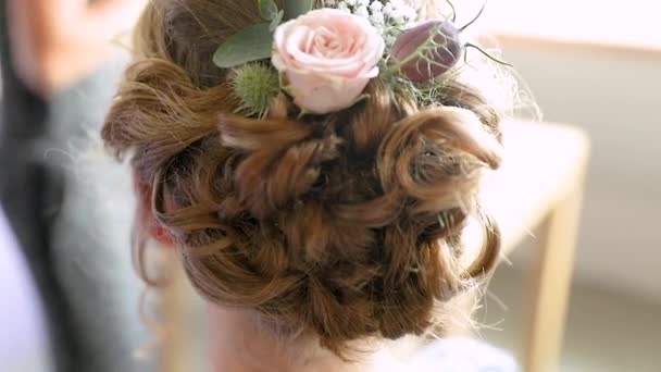 Ślubne Hari Updo Bez Twarzy Różą Włosach — Wideo stockowe