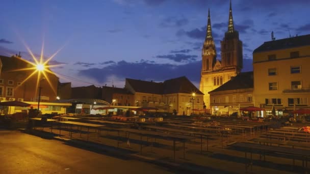 Zagreb Hırvatistan Ağustos 2017 Dolac Pazarı Gündoğumu Pazar Satıcıları Stantlarını — Stok video