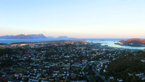 Lofoten Bij Zonsondergang Naar Beneden Kijkend Vanuit Bergen Naar Zee — Stockvideo