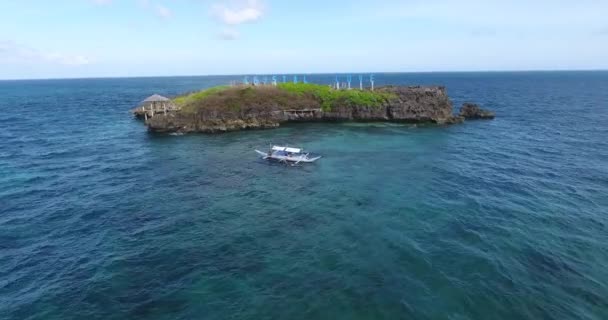 Płynne Nagrania Powietrza Lecące Kierunku Crystal Cove Island Boracay Filipiny — Wideo stockowe