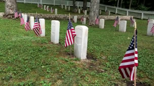 Antik Militär Begravningsplats För Amerikanska Okända Soldater Från Fort Mackinac — Stockvideo