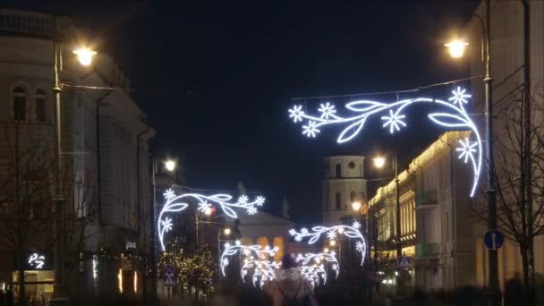 Nachtleven Gediminas Laan Het Verstrijken Van Kersttijd Vilnius Litouwen — Stockvideo