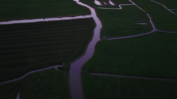 Εναέρια Πλάνα Από Ποτάμια Στην Ολλανδία Τραβηγμένα Εμπνεύσει Drone — Αρχείο Βίντεο