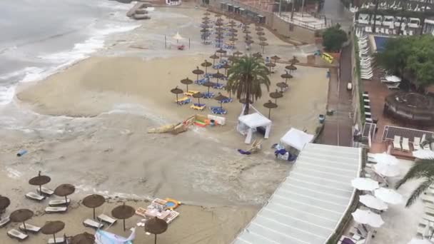 Überwasser Kommt Den Strand — Stockvideo