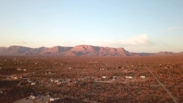 Drone Beelden Van Open Woestijnlucht Zonsondergangen Oranje Luchten 1080P Open — Stockvideo