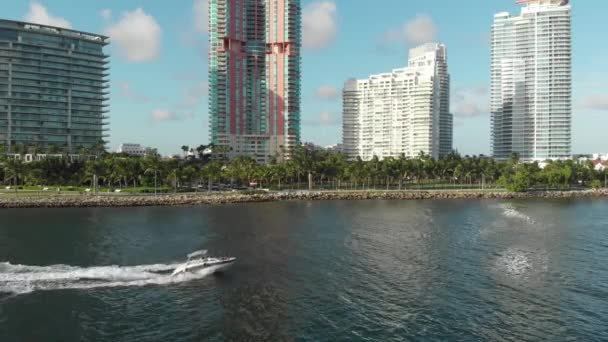 Dzik Motorowy Przy South Point Miami Beach — Wideo stockowe