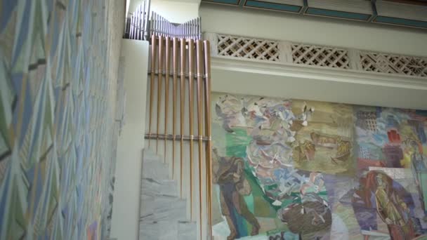 Salão Interno Prefeitura Com Pintura Enorme Visão Geral Órgão Tubulação — Vídeo de Stock