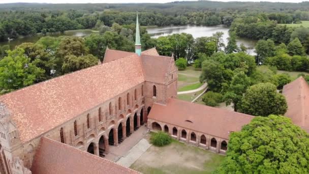 Drohne Kreist Ein Altes Kloster Deutschland Schuss 24Fps — Stockvideo