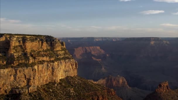 Ein Schwenk Einem Nebligen Morgen Grand Canyon — Stockvideo