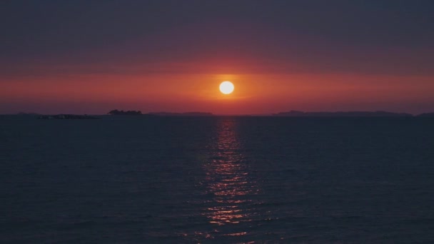 Güney Finlandiya Deniz Kenarında Kızıl Gün Batımı — Stok video