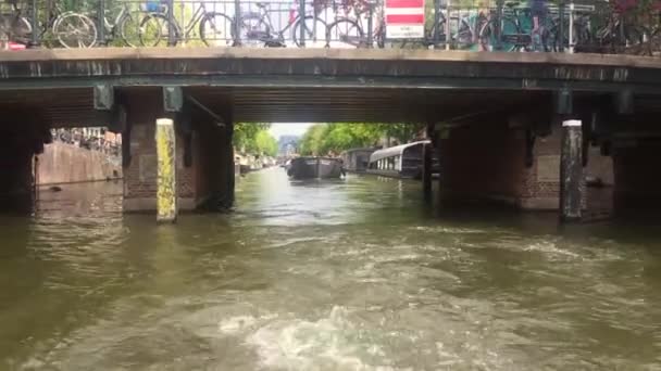 Подорож Човном Через Канали Амстердама — стокове відео