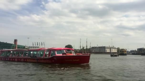 Perjalanan Perahu Melalui Saluran Amsterdam — Stok Video
