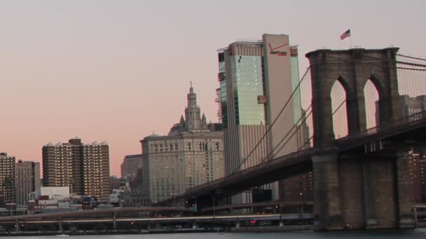 Timelapse Van Zonsopgang New York City Bij Brooklyn Bridge — Stockvideo