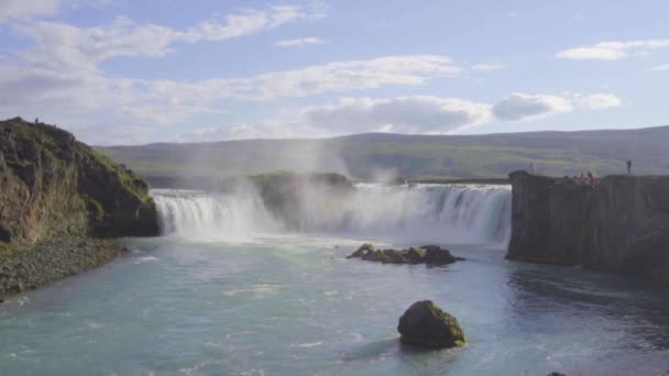 Slow Motion Beautiful Iceland Waterfall Godafoss Wide Tourists — Stock Video