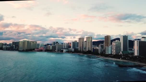 Drone Molto Lento Pacifico Che Vola Lungo Costa Waikiki Tramonto — Video Stock