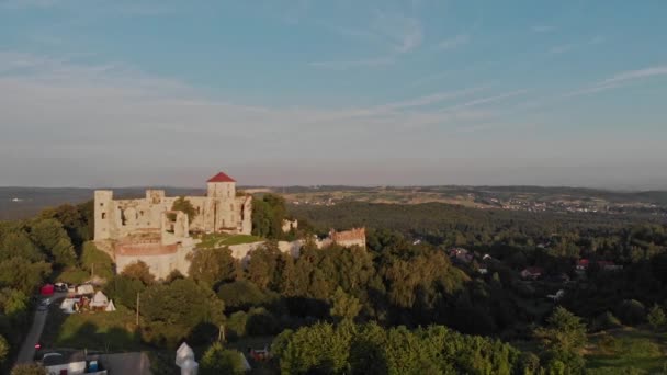 Παλιά Ερείπια Κάστρου Στο Ηλιοβασίλεμα — Αρχείο Βίντεο