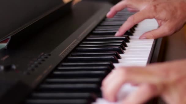 Muzikant Piano Spelen Close — Stockvideo