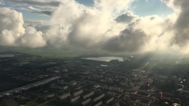 Chmury Nad Miastem Przyrodą Pogodą — Wideo stockowe