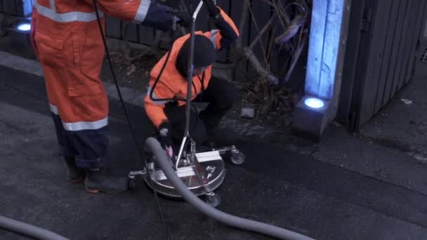 Woman Cleaning Piece Street Cleaning Equipment — Stock Video