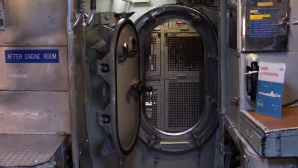 エンジンルームの後の潜水艦 — ストック動画
