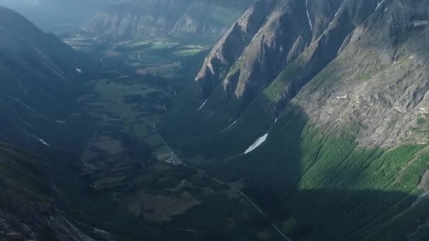 Aerial Shot Isterdalen Norway Isterdalen Close Famous Troll Ladder Andalsnes — Stock Video