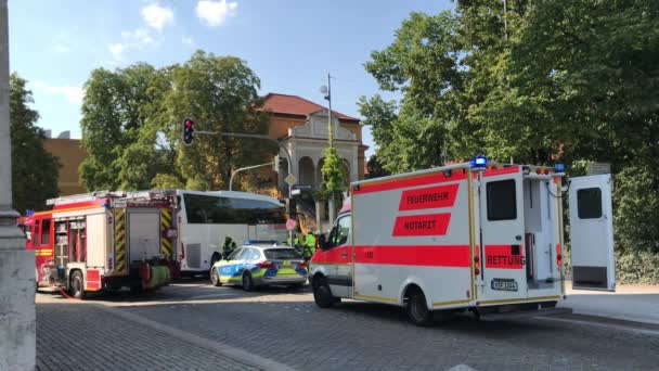 Münih Teki Knigsplatz Kötü Bir Kaza Yaşında Bir Bisikletçi Otobüsün — Stok video