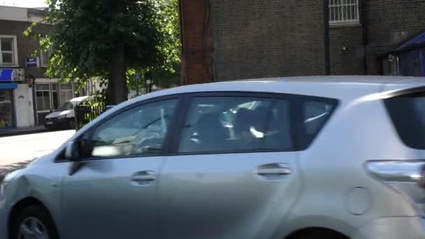 イギリス ロンドン 2018年6月 ロンドンの午後の犯罪現場 西ケンジントンでの刺殺事件を捜査する警察 — ストック動画