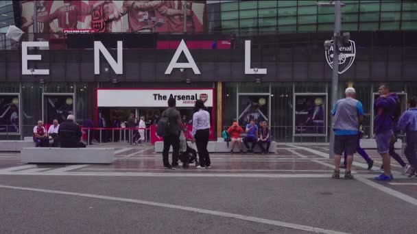 Arsenal Futbol Kulübü Taraftarları Emirates Stadyumu Ndaki Cephanelik Dükkanı Nın — Stok video