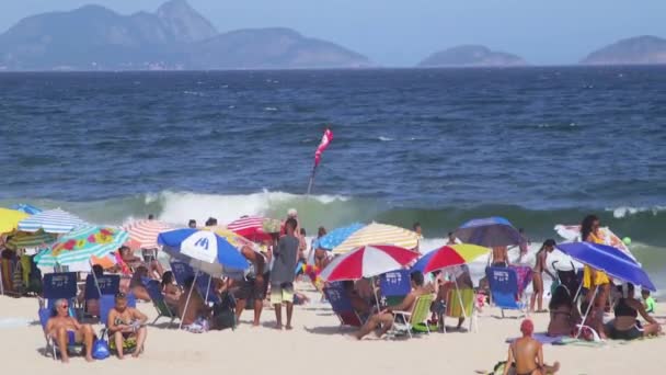 Caipirinha Serwowane Upalny Letni Dzień Plaża Copacabana Rio Janeiro Brazylia — Wideo stockowe