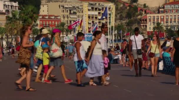 Άνθρωποι Περπατούν Στο Promenade Des Anglais Νίκαια Γαλλία Αύγουστος 2018 — Αρχείο Βίντεο