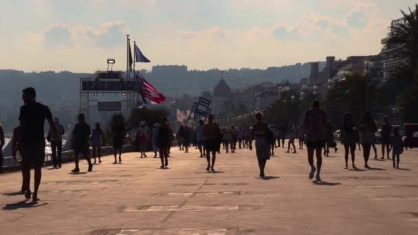 Άνθρωποι Περπατούν Στο Promenade Des Anglais Νίκαια Γαλλία Αύγουστος 2018 — Αρχείο Βίντεο