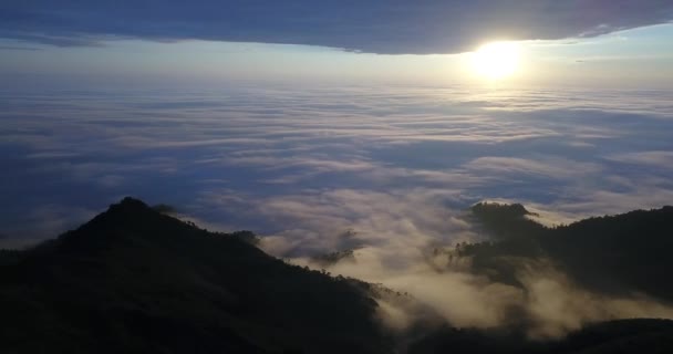Літаючи Над Хмарами Горами Еквадору Вигляд Заходу Сонця Частини Гори — стокове відео