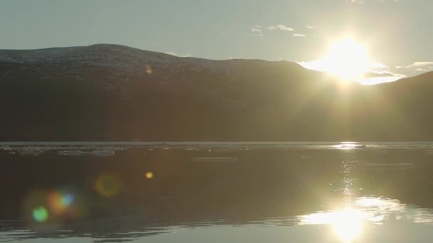Pangnirtung Nunavut Dağların Tepesinde Güneş — Stok video