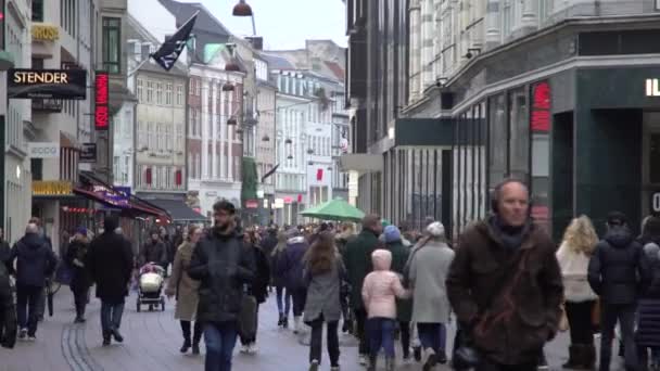 Langsom Film Folk Som Handler Utendørs Kjøpesenter – stockvideo