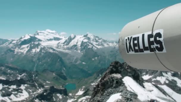 Бінокль Швейцарських Альпах — стокове відео
