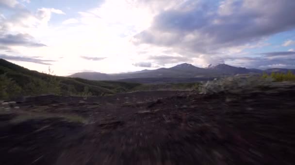 Imágenes Steadicam Bajo Tierra Cima Una Montaña Thorsmork Islandia Hermosa — Vídeos de Stock