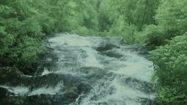 Panela Para Baixo Para Cima Cachoeira Abaixo Ponte Para Uma — Vídeo de Stock