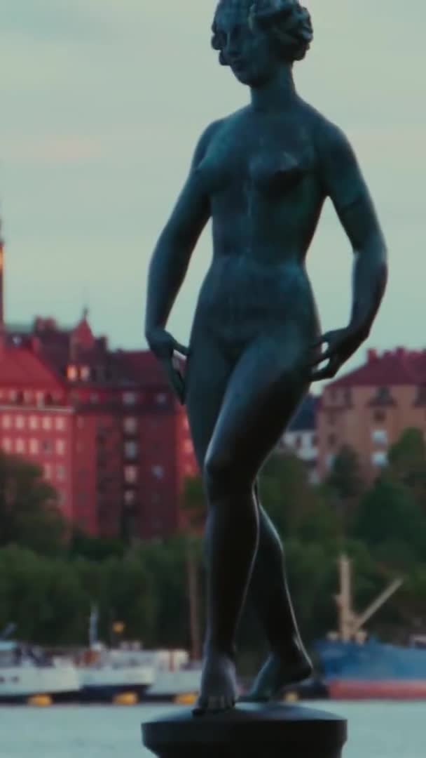 Dansen Dancer Statue Carl Eldh Stockholm Sweden Vertical — Stock Video