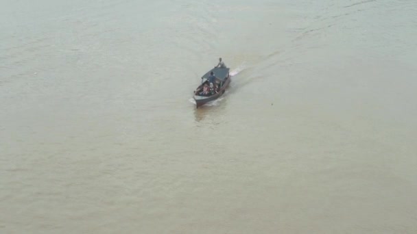 Barco Pasa Por Río Batanghari Jambi — Vídeo de stock