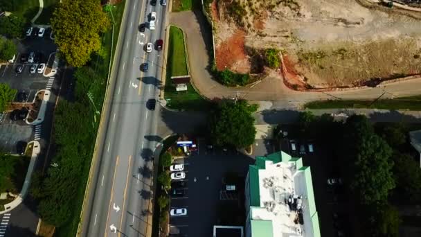 Birdseye View Highway Motorway Asheville Usa Including Trees Buildings — Stock Video