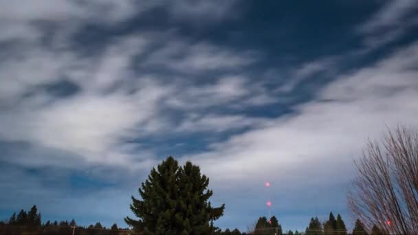 Timelapse Του Νυχτερινού Ουρανού Σύννεφα Τροχαίο Από — Αρχείο Βίντεο