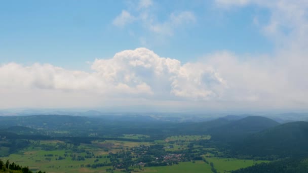Pan Krásného Výhledu Vrchol Hory Během Slunečného Letního Dne Auvergne — Stock video