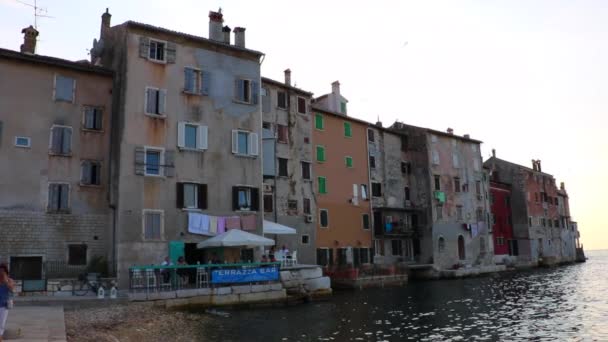 Rovinj Gebouwen Aan Zee — Stockvideo