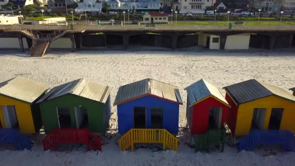 Drone Zdjęcia Lotnicze Plaży Muizenberg Kapsztadzie Rpa Bagnami Muizenberg Domkami — Wideo stockowe