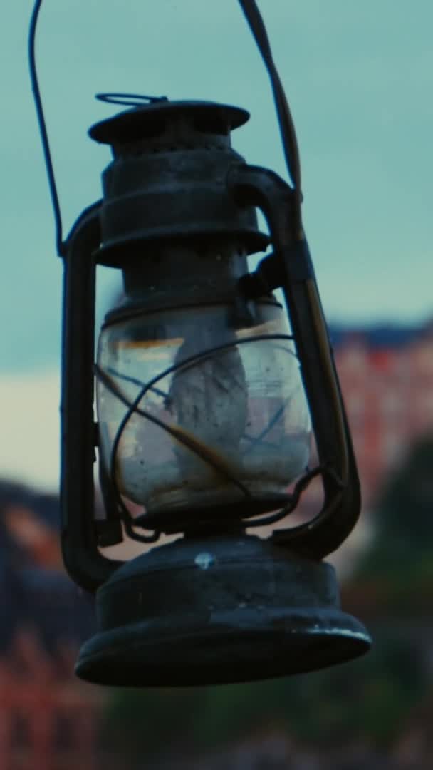 Lanterna Appesa Stoccolma Con Sfondo Soft Focus Vertical — Video Stock