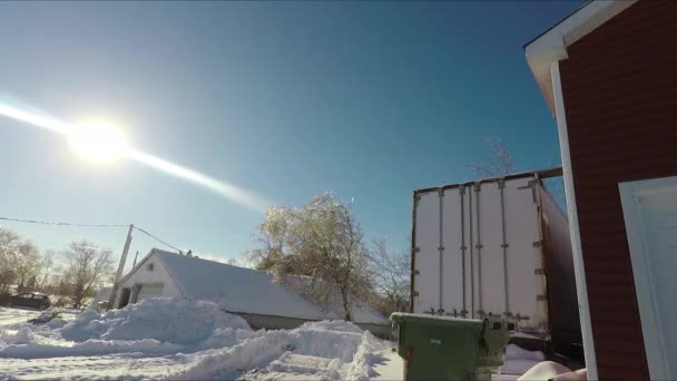 Zwei Garagen Winter Der Sonne — Stockvideo