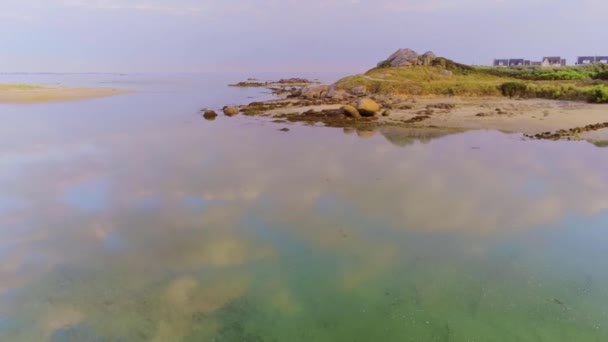 Imagens Aéreas Praia Rock Ilha Batz Tomado Durante Manhã Com — Vídeo de Stock