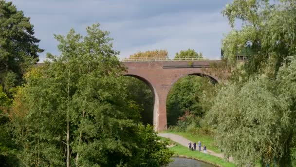 Flying Scotsman Crossing Backwards Viaduct Kidderminster Canal — Stock Video