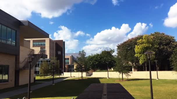 Timelapse Des Nuages Université Houston Les Étudiants Marchent Autour Des — Video