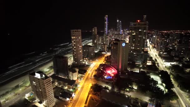 Gece Kıyı Kenti Sokakları Yukarıdan — Stok video